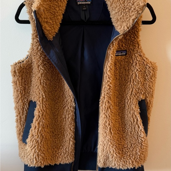 Patagonia Teddy Boucle Brown Vest - Picture 10 of 13